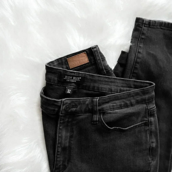 Judy Blue Denim Sz 32 Black Jeans MidRise Cropped Jeans Non-Distressed Stretchy - Picture 5 of 9